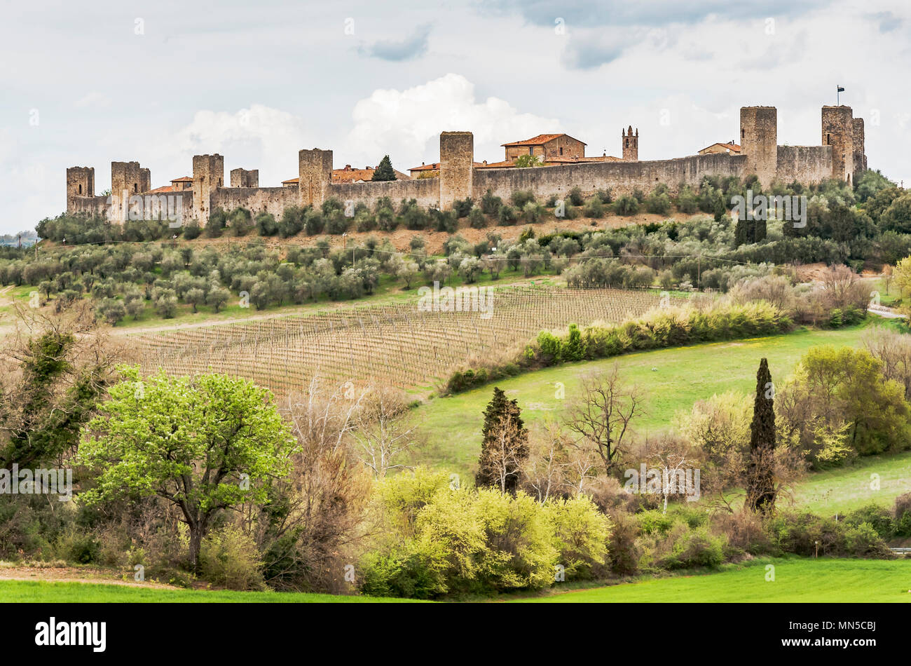 The Fortress Of Monteriggioni In Tuscany Stock Photo Alamy the-fortress-of-monteriggioni-in-tuscany-stock-photo-alamy