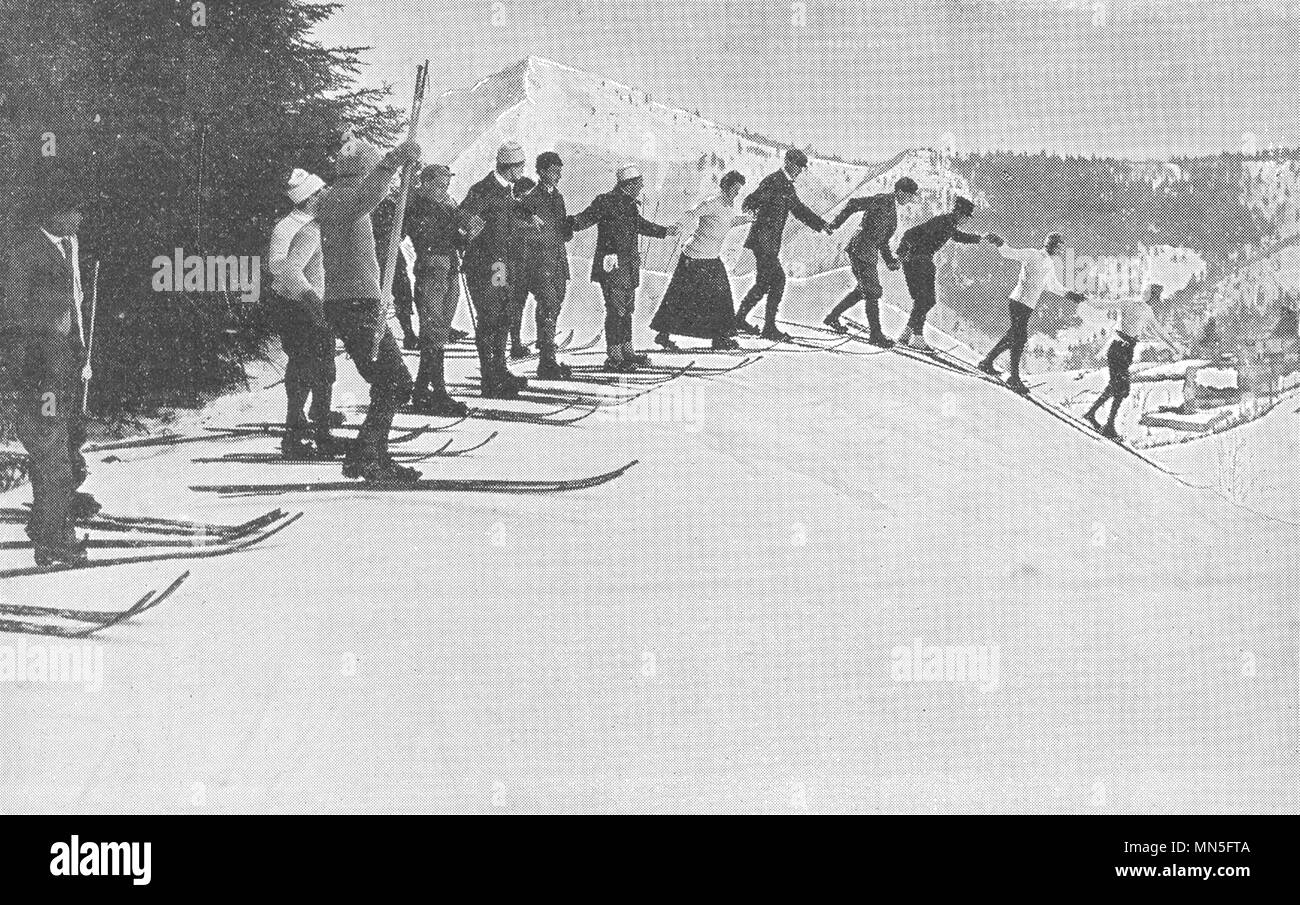 SAVOIE. Départ Pour Une Descente en Skis 1900 old antique print picture Stock Photo
