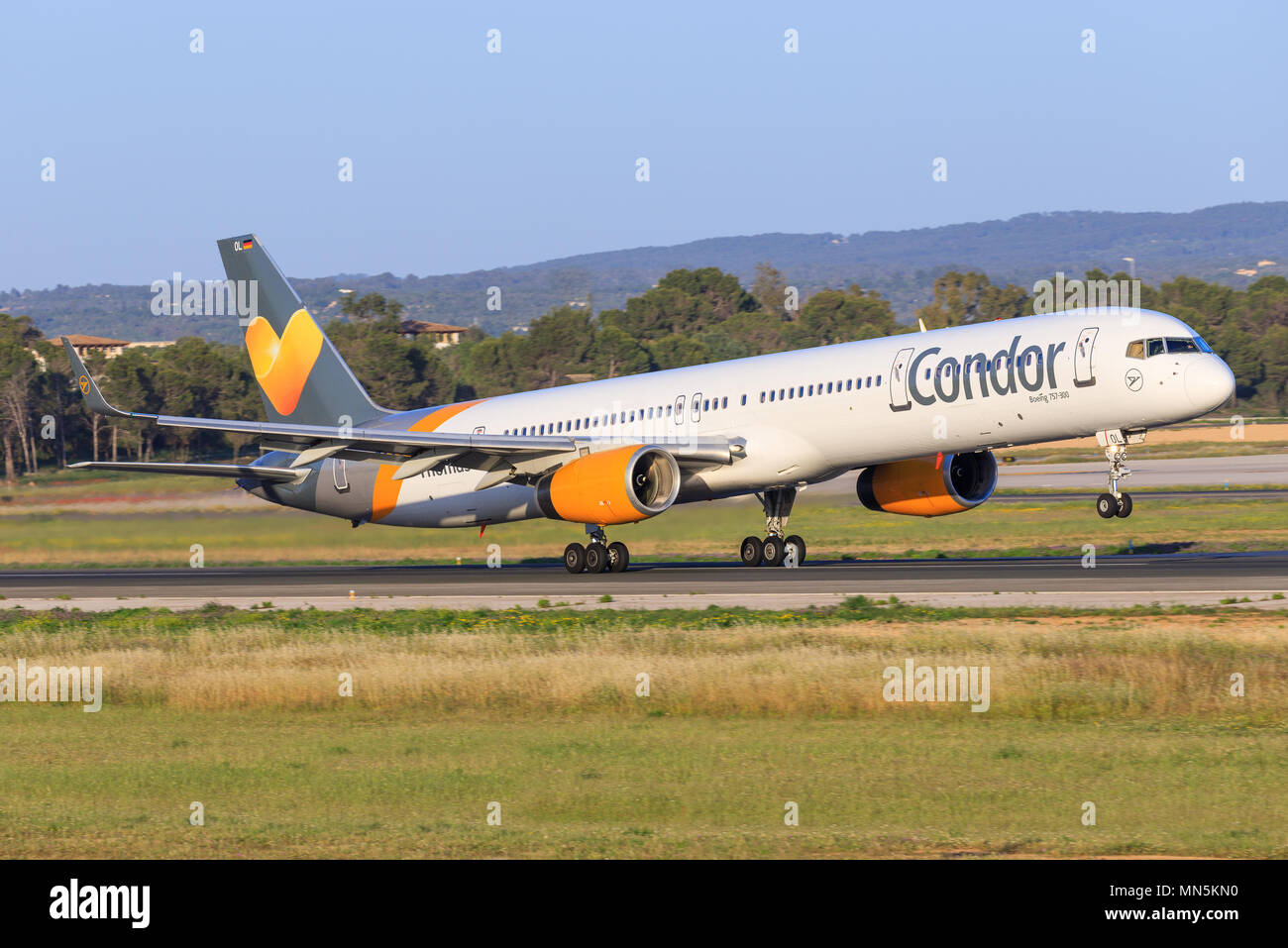 Boeing 757 from Thomas Cook landing on the beautiful island in Spain Stock Photo