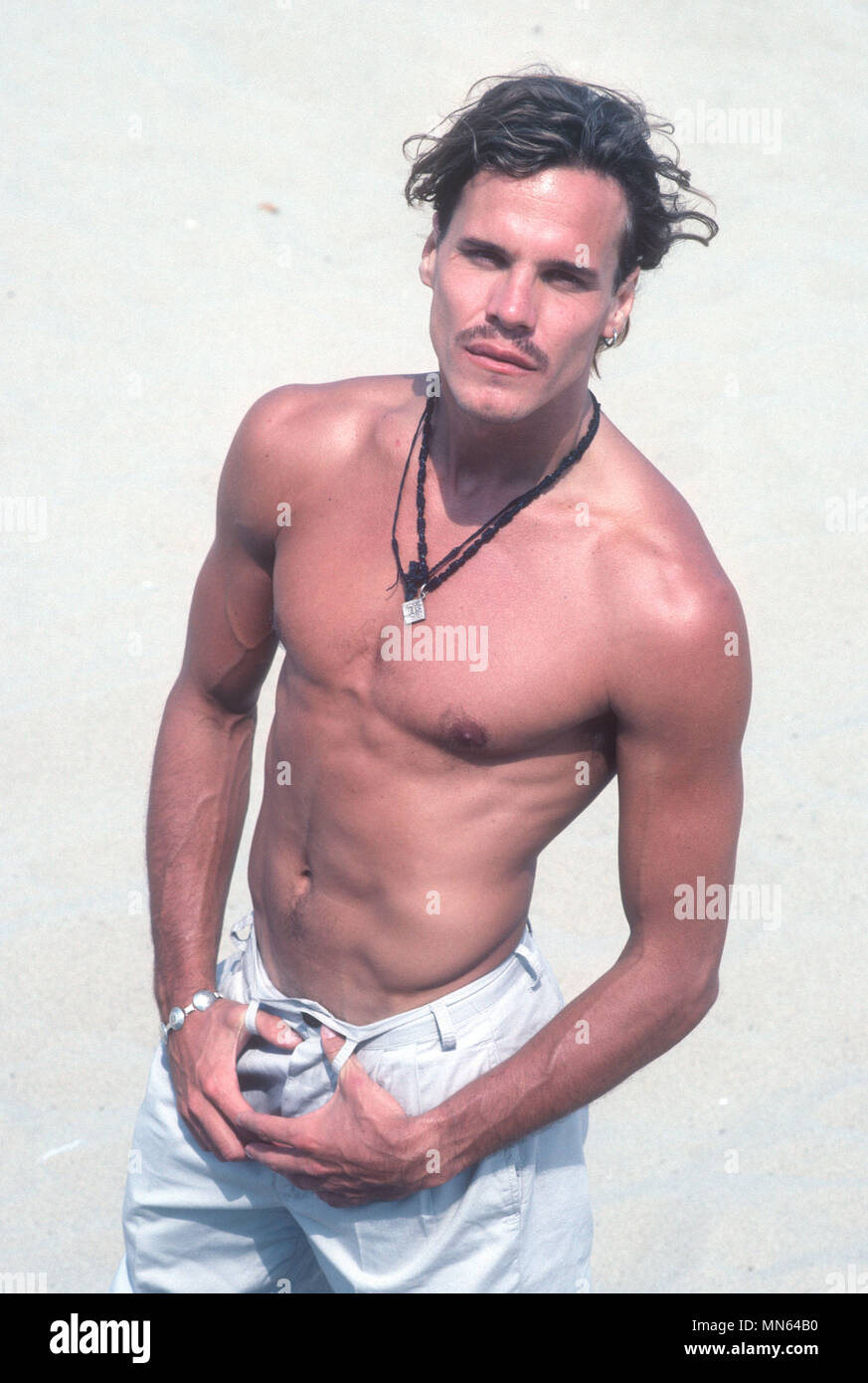 LOS ANGELES, CA - AUGUST 08: (EXCLUSIVE COVERAGE) Actor Craig Sheffer
