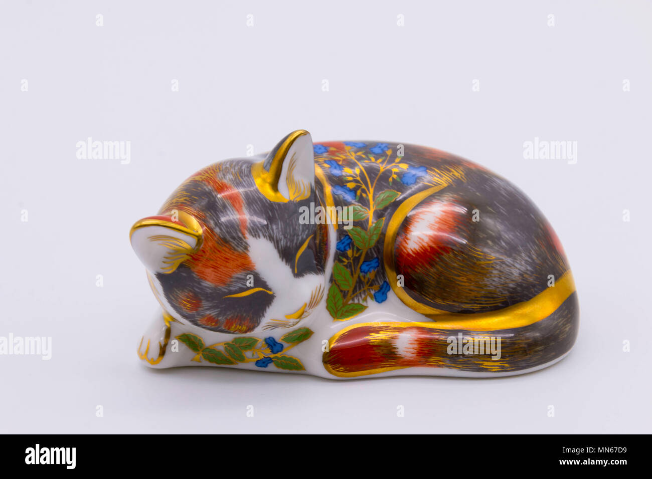 Royal Crown Derby bone china paperweight pf a cat uk Stock Photo