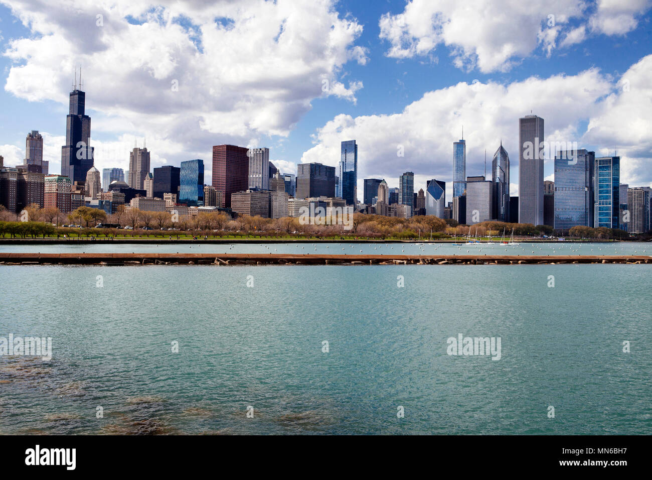 5,700+ Chicago Skyline Blue Sky Stock Photos, Pictures & Royalty
