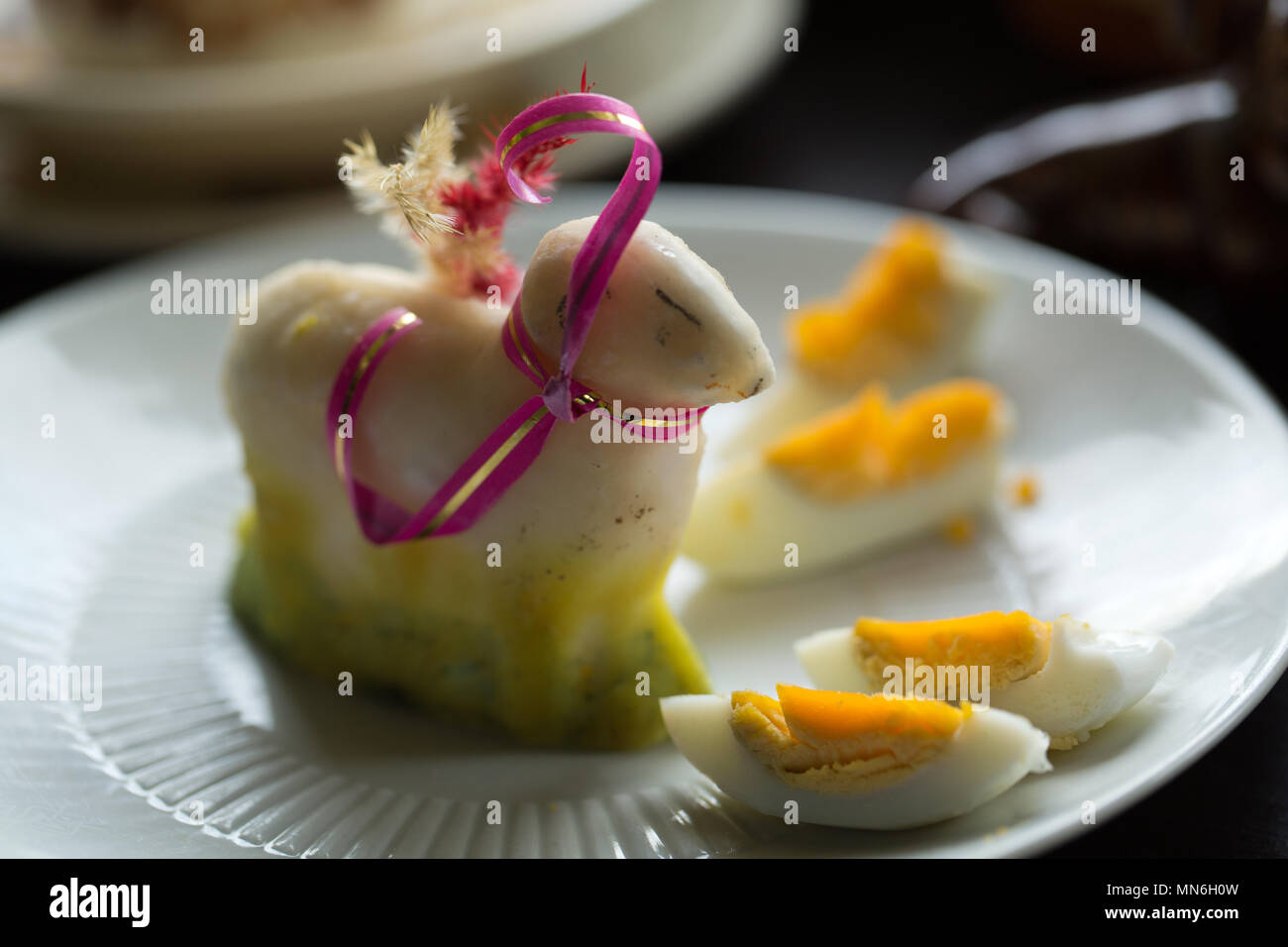 paschal lamb and Easter egg Stock Photo Alamy