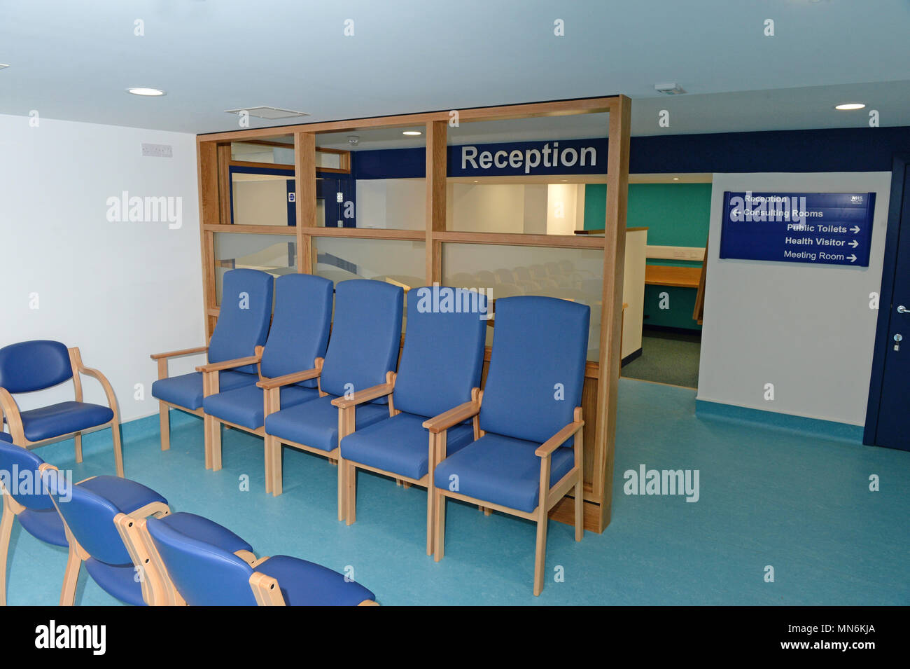 Doctor waiting room empty hi-res stock photography and images - Alamy