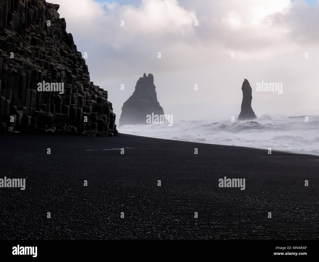 The sea stacks on reynisfjara beach hi-res stock photography and images ...