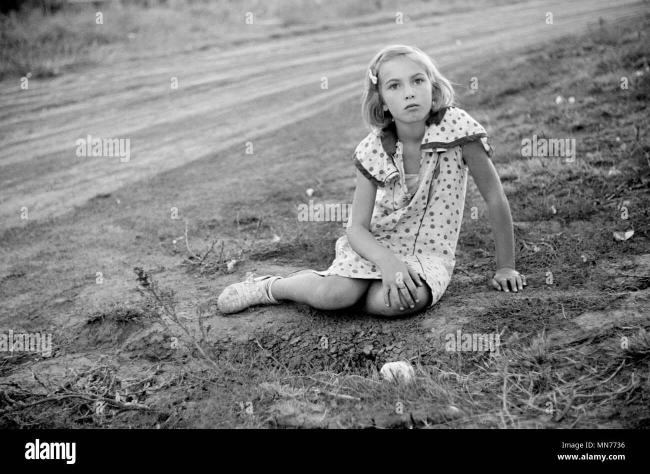 Girl 1930s farm hires stock photography and images Alamy