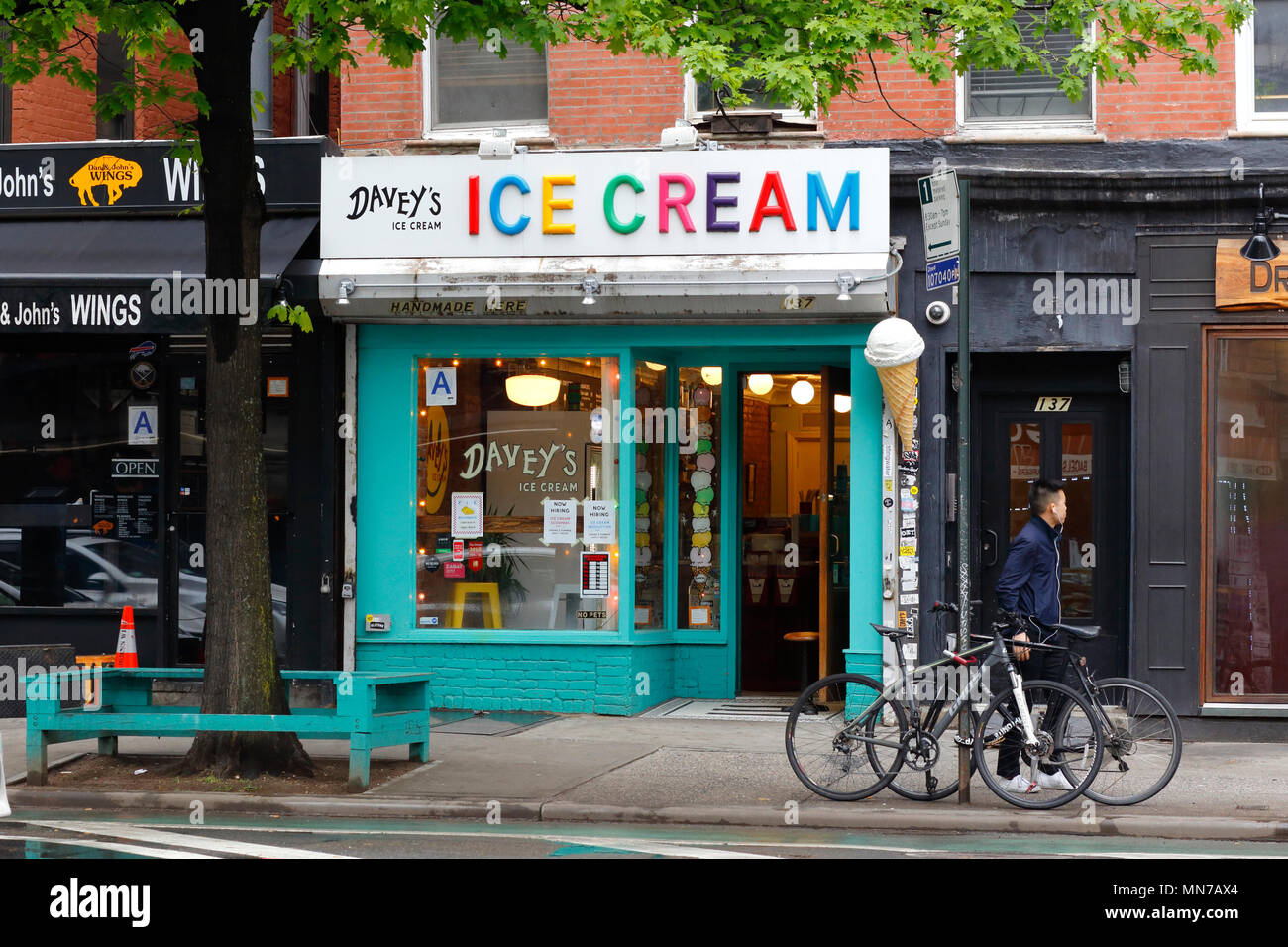 [historical storefront] Davey's Ice Cream, 137 1st Ave, New York, NY