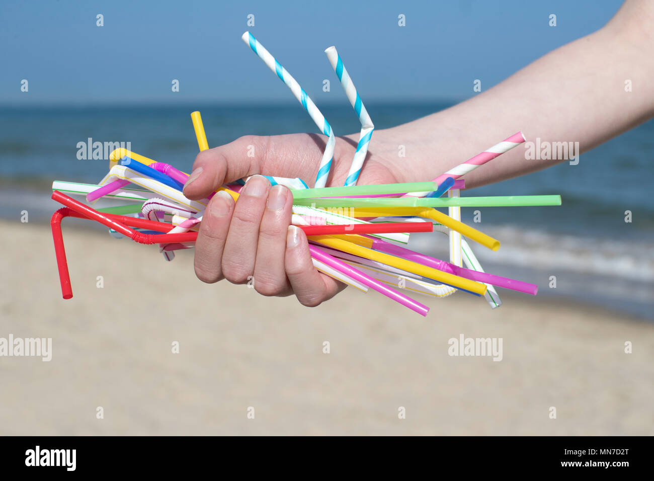 Plastic straws beach hires stock photography and images Alamy