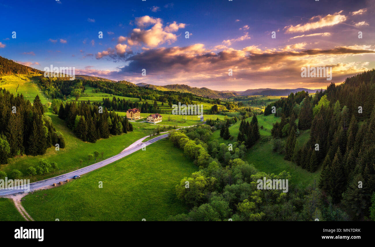 Beautiful scenic countryside hi-res stock photography and images - Alamy