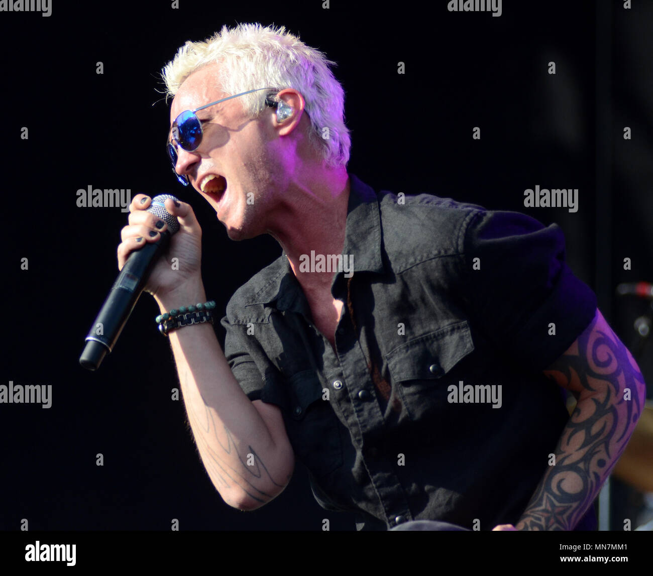 stone temple pilots singer 2018