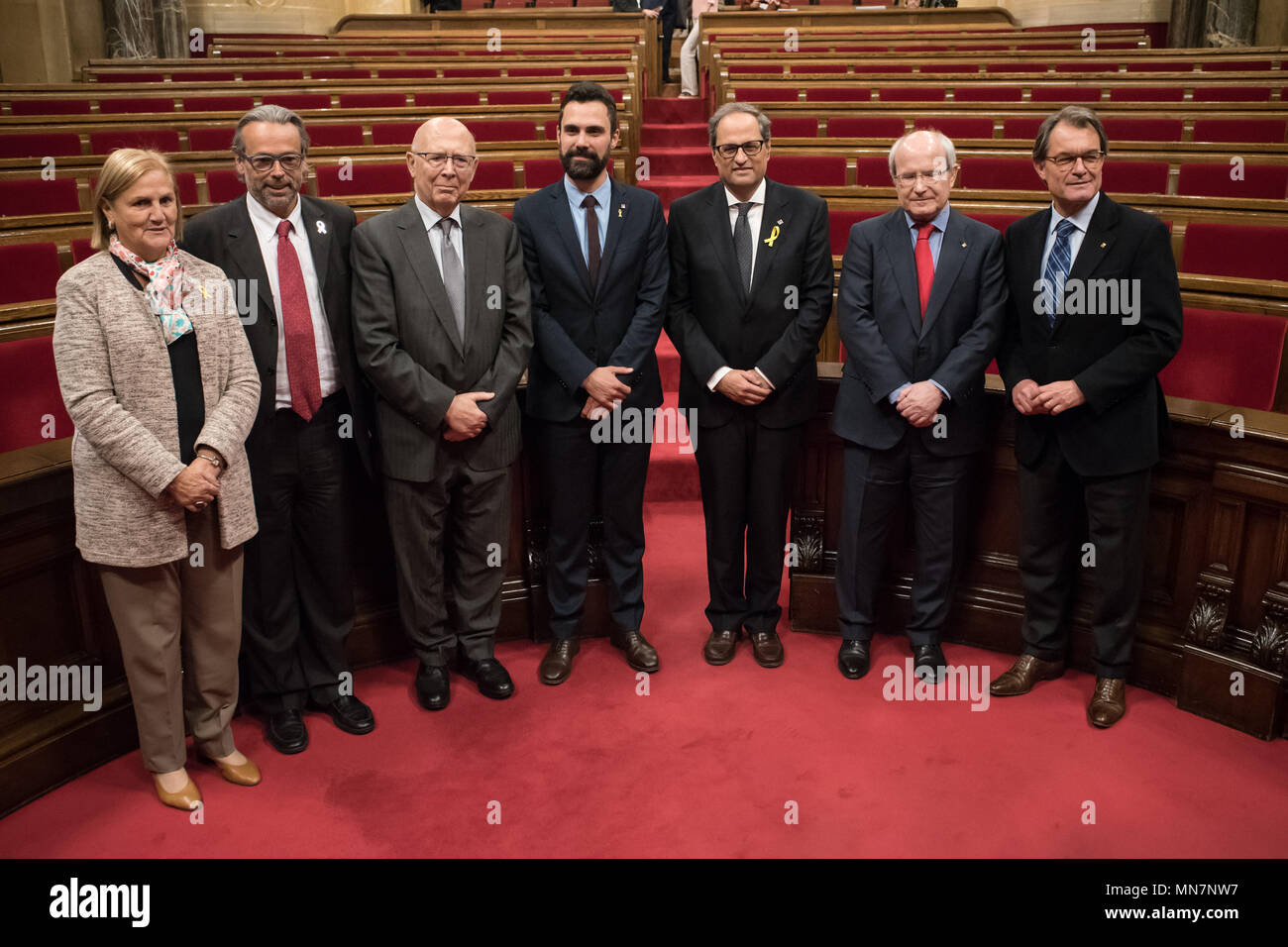 Barcelona, Spain. 14th May, 2018. New Catalan president QUIM TORRA (3rd R) poses with former Catalan presidents in the Catalonian parliament. Pro- independence politician Quim Torra has been elected new president by the parliament of Catalonia.  Torra  said  he will work to free the imprisoned Catalan leaders and make come home the exiles while go ahead with the Catalan Republic. Credit:  Jordi Boixareu/Alamy Live News Stock Photo