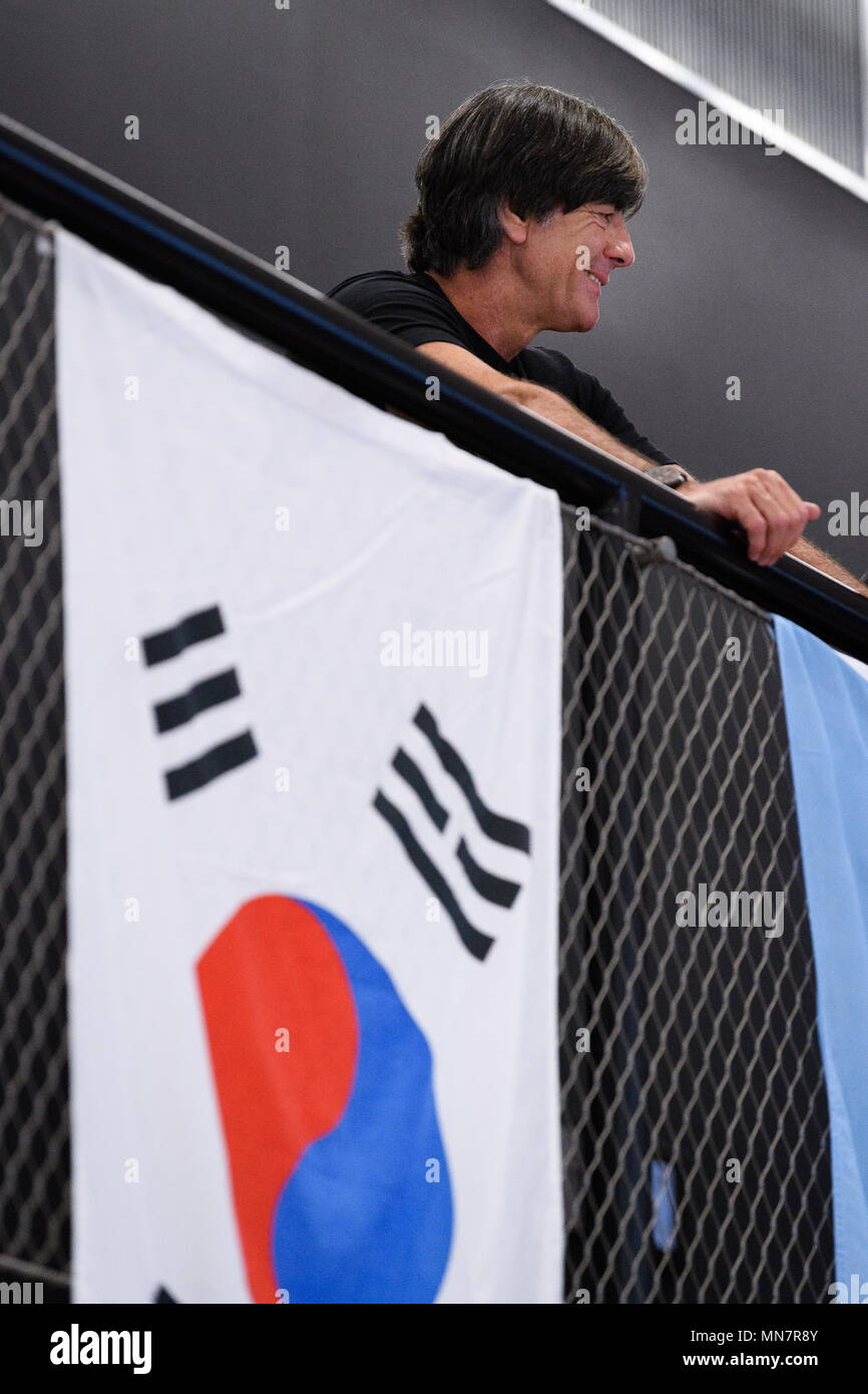 Dortmund, Deutschland. 15th May, 2018. coach Joachim Loew (Germany) in front of the South Korean flag. GES/Fussball/WM 2018: Squad nomination of the DFB for the tournament in Russia, 15.05.2018 Football/Soccer: WC 2018: Nomination of the German squad for the tournament in Russia, Location, May 15, 2018 | usage worldwide Credit: dpa/Alamy Live News Stock Photo