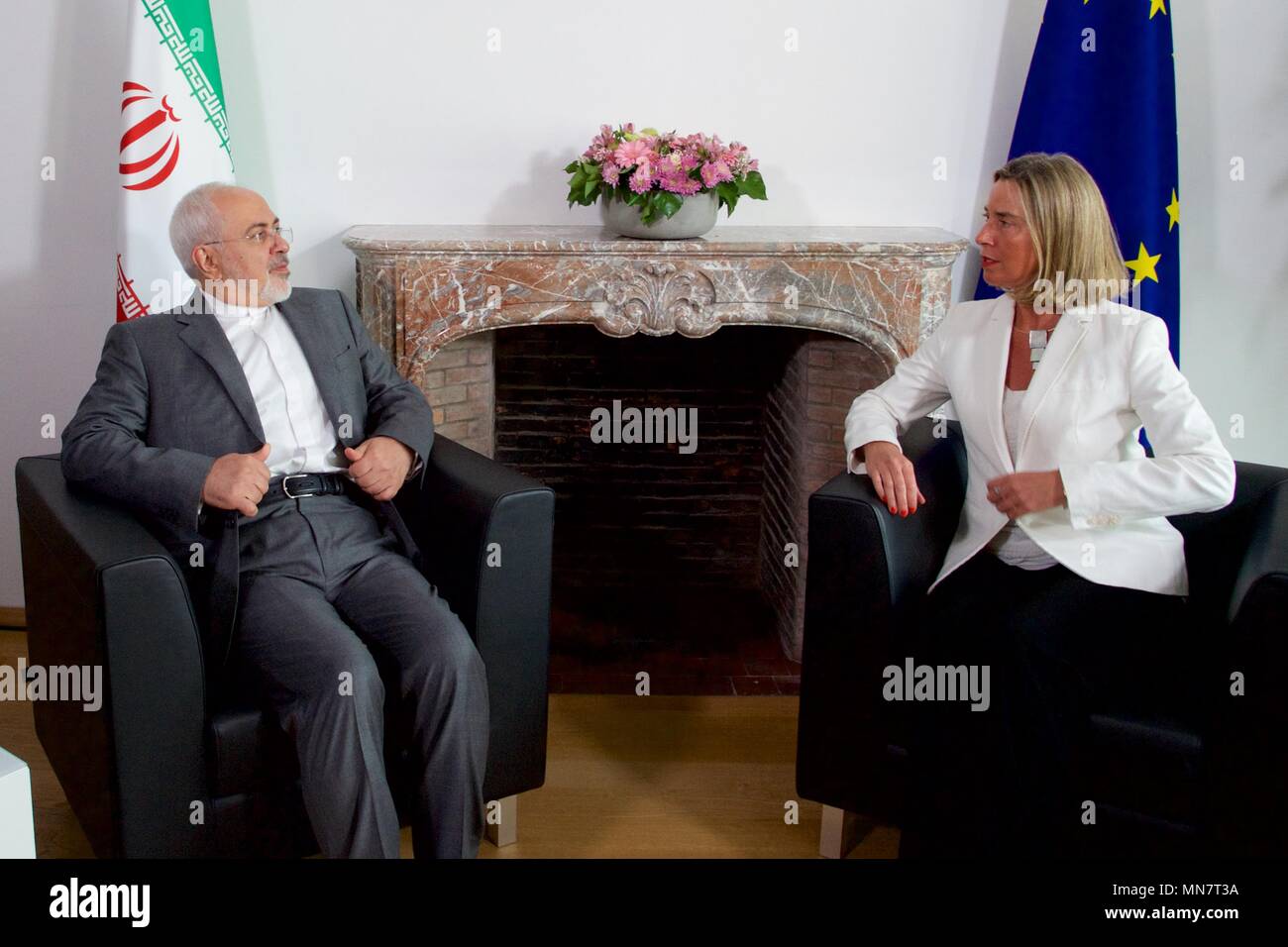 Brussels, Belgium. 15th May, 2018. European Union (EU) foreign policy chief Federica Mogherini (R) meets with Iranian Foreign Minister Mohammad Javad Zarif in Brussels, Belgium, May 15, 2018. Credit: European Union/Xinhua/Alamy Live News Stock Photo