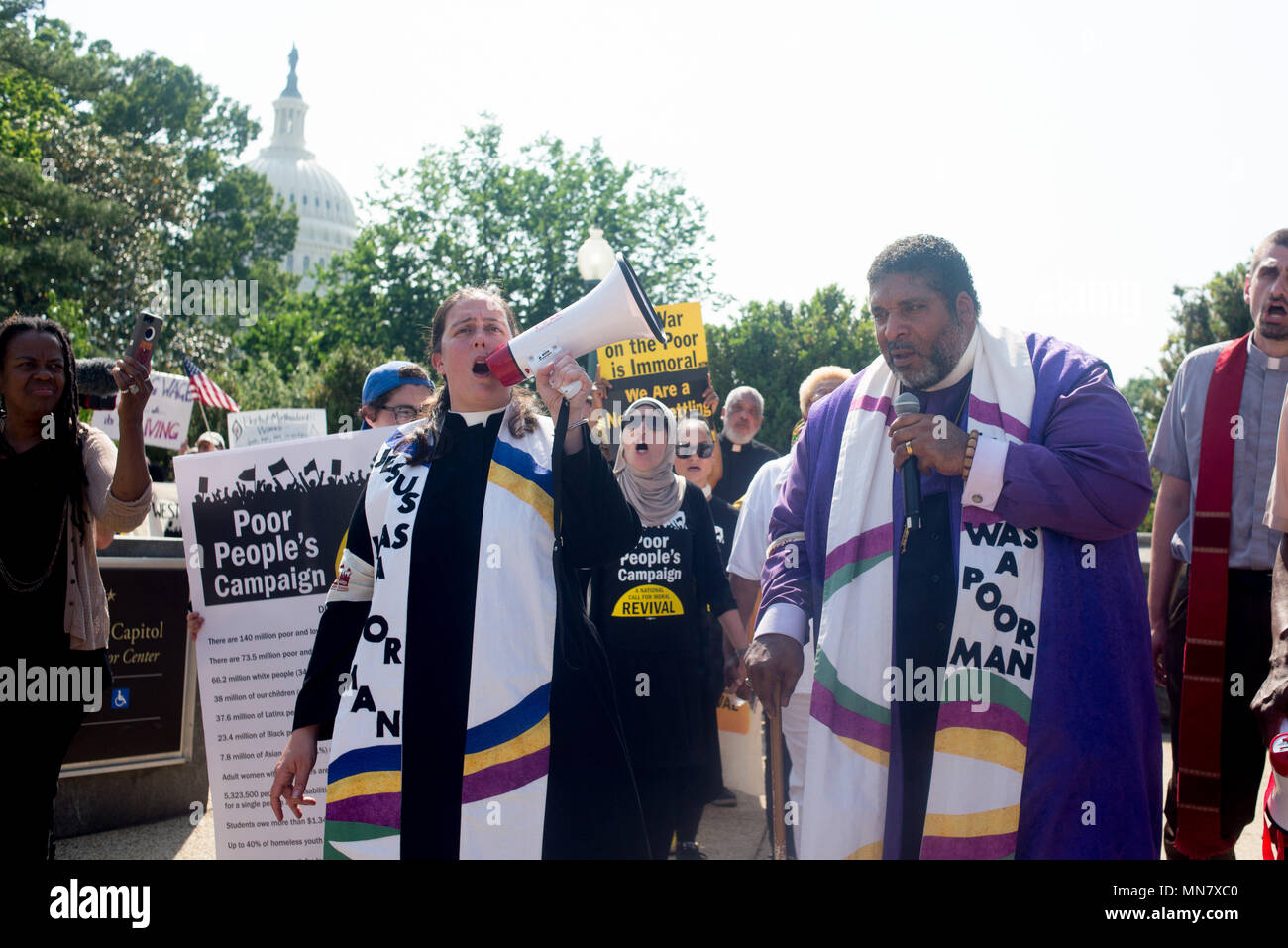 Washington, District of Columbia, USA. 14th May, 2018. Reverend Liz Theoharis and Reverend William Barber lead hundreds of protesters for the Poor People's Campaign at the U.S. Capitol. Several dozen people were arrested and later released. Credit: Erin Scott/ZUMA Wire/Alamy Live News Stock Photo