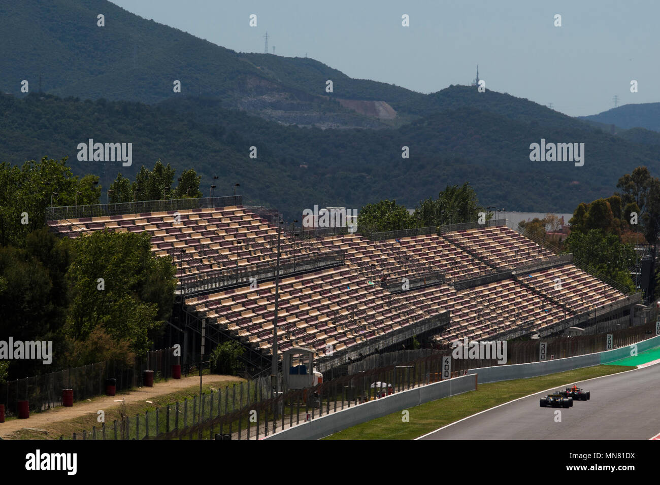 13th May, Circuit de Barcelona, Barcelona, Spain; In-season test Barcelona; Carlos Sainz Renault Sport F1 Team and Max Verstappen of RedBull Racing in the straight of the circuit Stock Photo