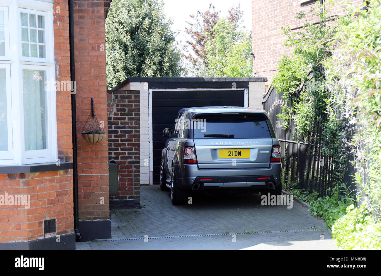 Dale winton supermarket sweep hires stock photography and images Alamy