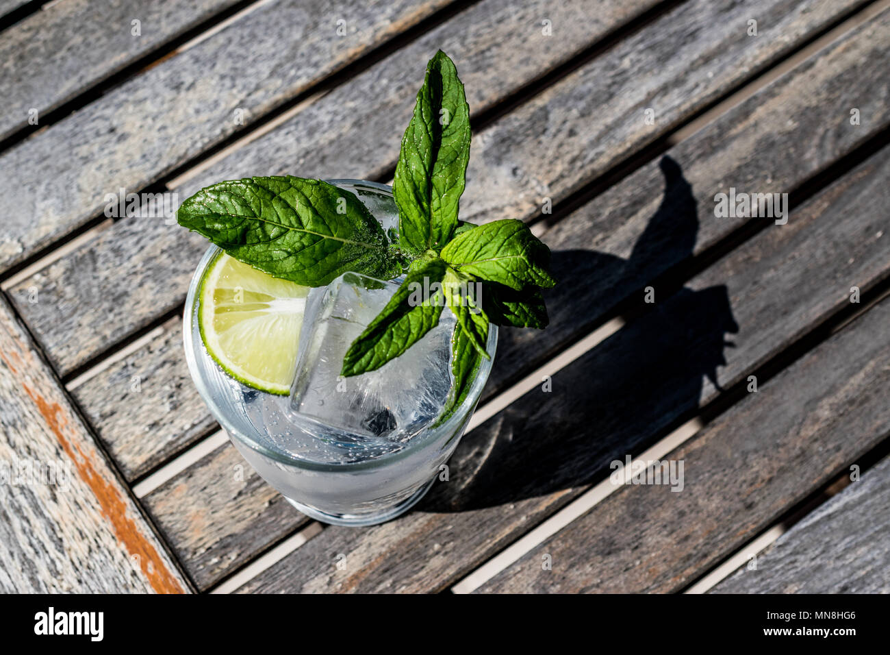 Gin and tonic hires stock photography and images Alamy