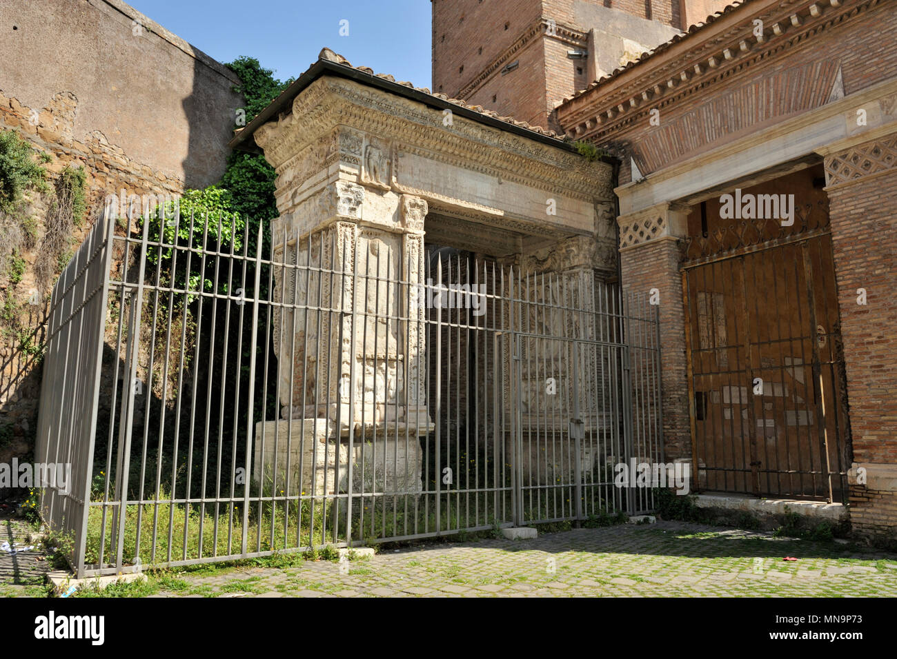 Italy, Rome, Forum Boarium, Arco degli Argentari, roman arch close to San Giorgio in Velabro Stock Photo