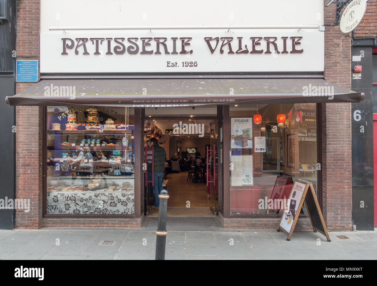 Patisserie Valerie bakers in worcester, UK Stock Photo