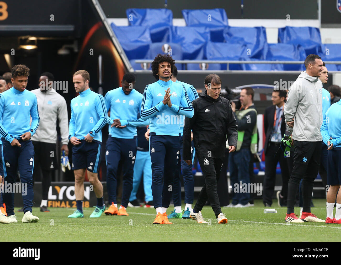 Luiz Gustavo of Marseille arrives onto the pitch with team  during a Marseille training session, prior to the Europa League final, at Parc Olympique Lyonnais on May 15th 2018 in Lyon, France. (Photo by Leila Coker/phcimages.com) Stock Photo