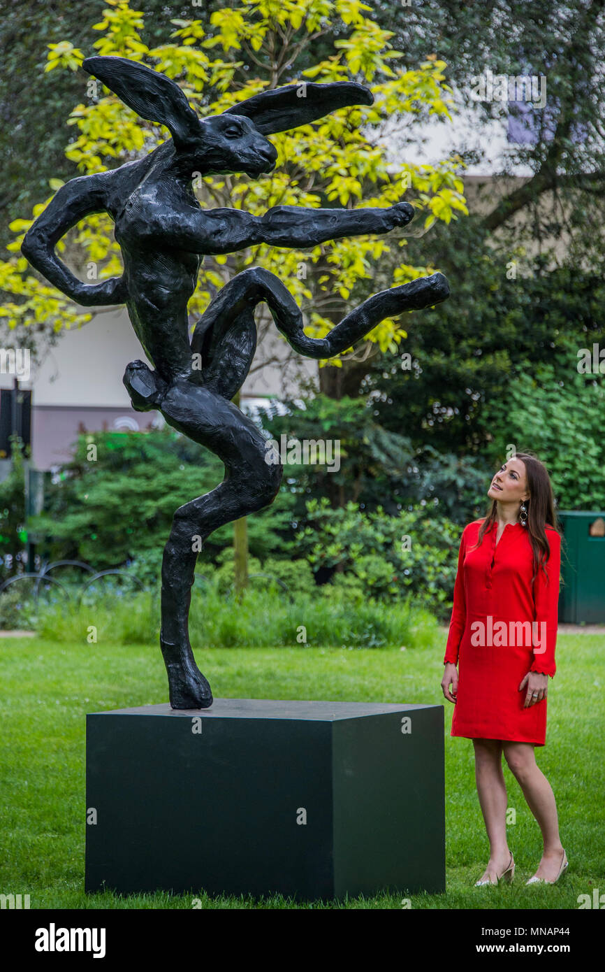 London, UK. 16th May 2018. Barry Flanagan, Nijinski Hare, 1985,  - Christie’s will present ‘Sculpture in the Square’ an outdoor sculpture garden set within St James’s Square, London, on view to the public from 17 May to 20 June 2018. Credit: Guy Bell/Alamy Live News Stock Photo