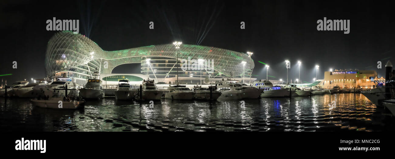 A panoramic view of the Yas marina and the Yas Viceroy hotel, Abu Dhabi at night Stock Photo