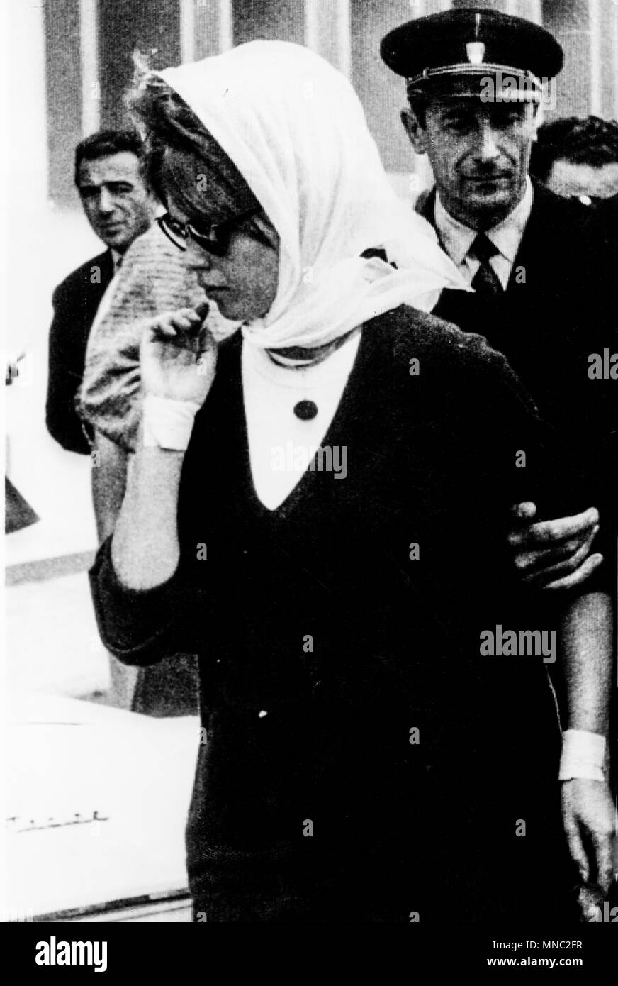 brigitte bardot leaves the clinic after attempting suicide, October 3, 1960 Stock Photo
