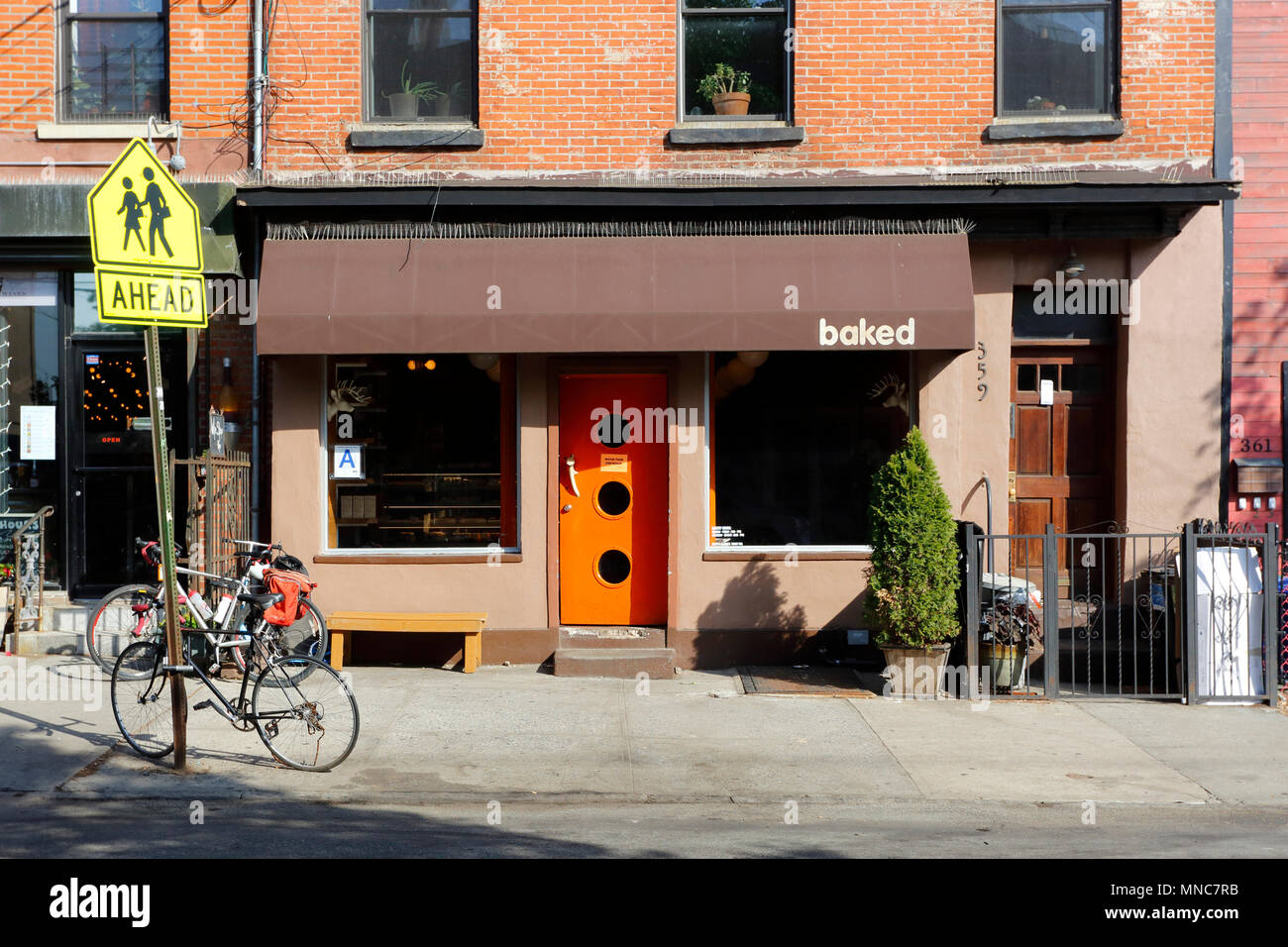 Baked, 359 Van Brunt St, Brooklyn, NY. exterior storefront of a bakery in red  hook Stock Photo - Alamy