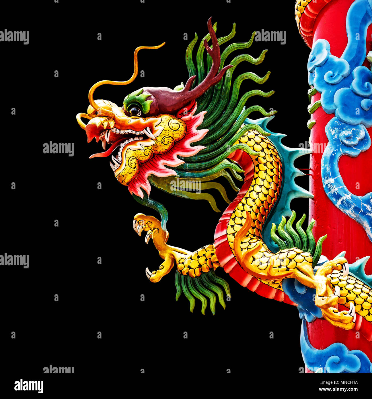 Black dragon statue hi-res stock photography and images - Alamy