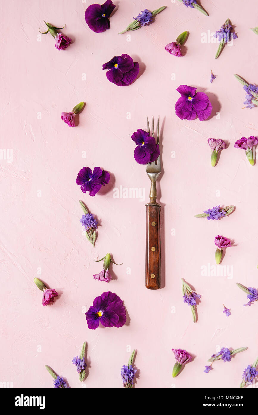 Purple edible flowers Stock Photo - Alamy