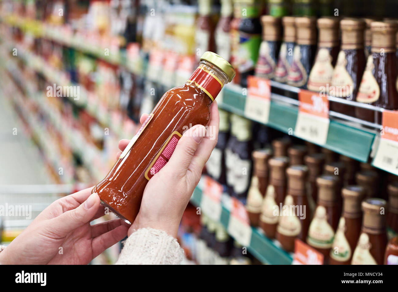 Chilli sauce bottle hires stock photography and images Alamy