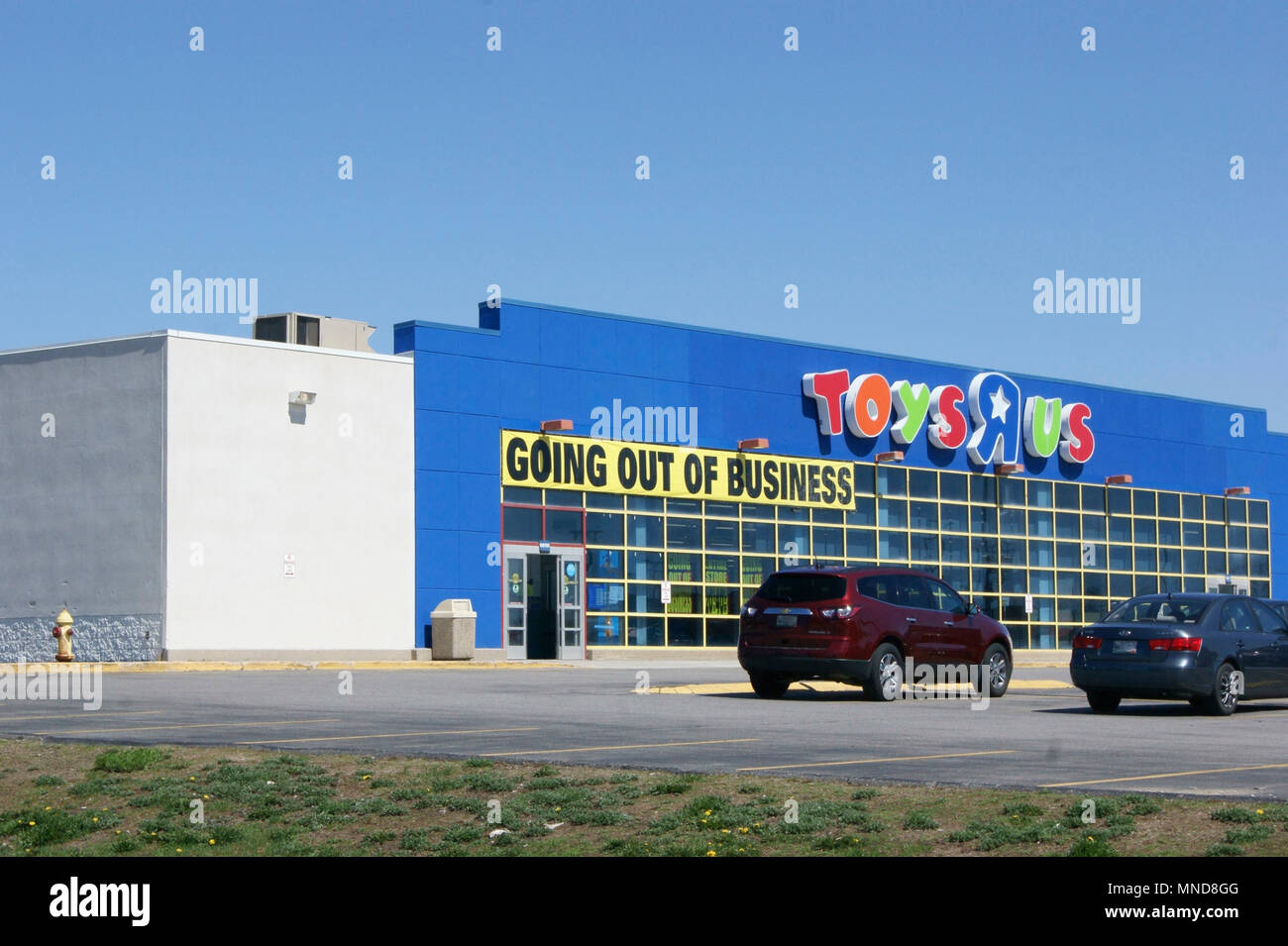 Toys R Us going out of business Stock Photo Alamy