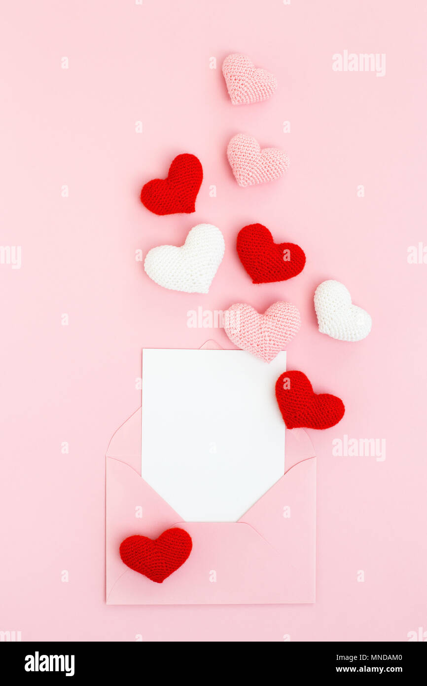 Bonbons coeur Saint-valentin avec messages sur eux Photo Stock - Alamy