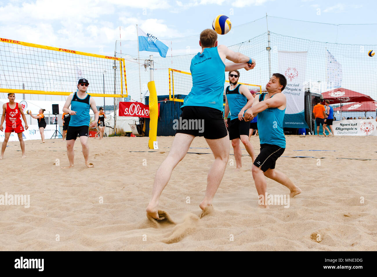 16 May 2018, Germany, Kiel: Matthias Aigner (L-R), Eric Letzner, Jan Thomas  Wurster and Alex Stadelhofer competing at the special olympics - the  national summer games for people with mental or multiple