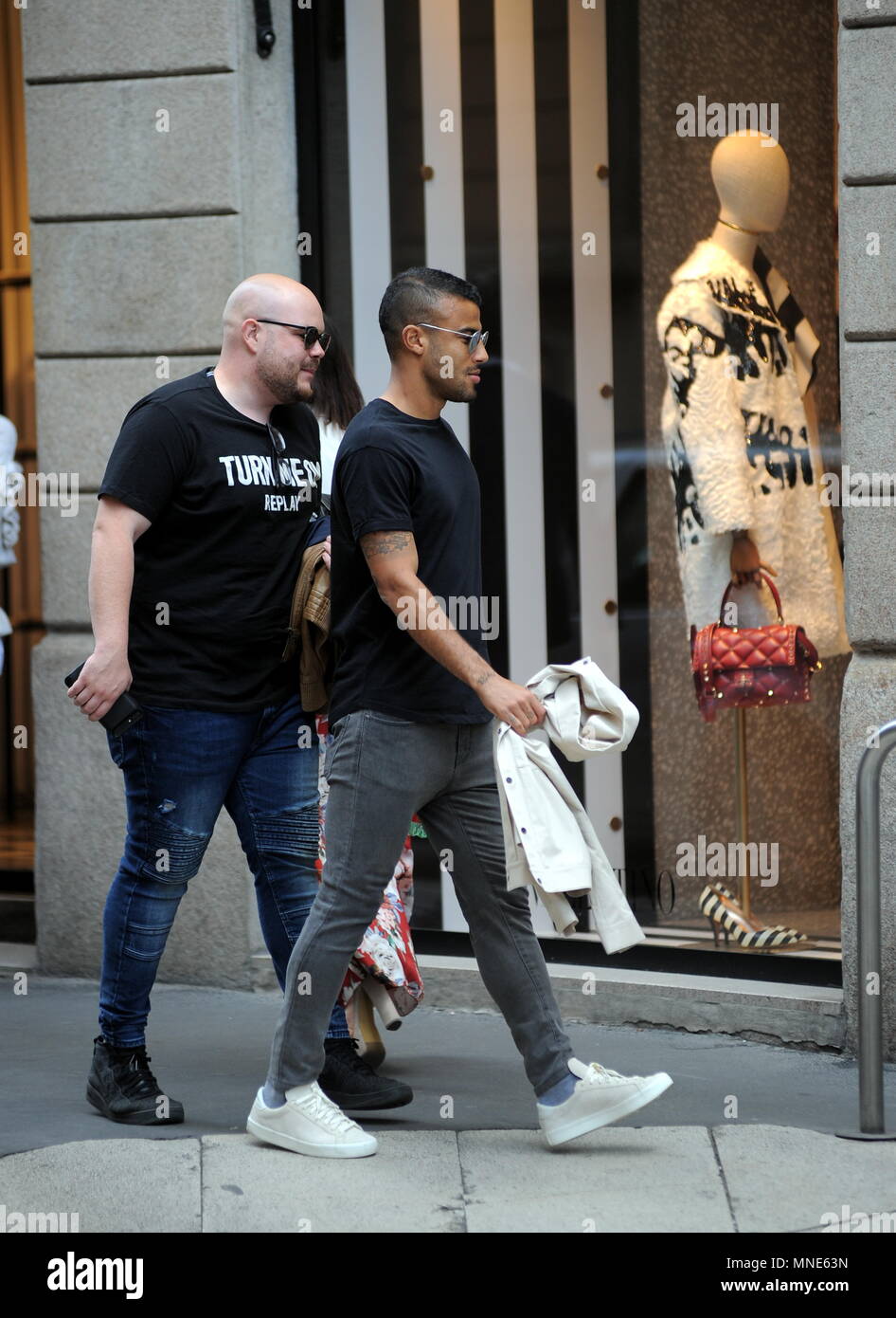 Milan, Rafael Alcantara do Nascimento walking downtown Rafael Alcantara do  Nascimento, better known as "RAFINHA", Brazilian national Brazilian, Inter  midfielder on loan from BARCELONA, walks through the streets of downtown  with friends