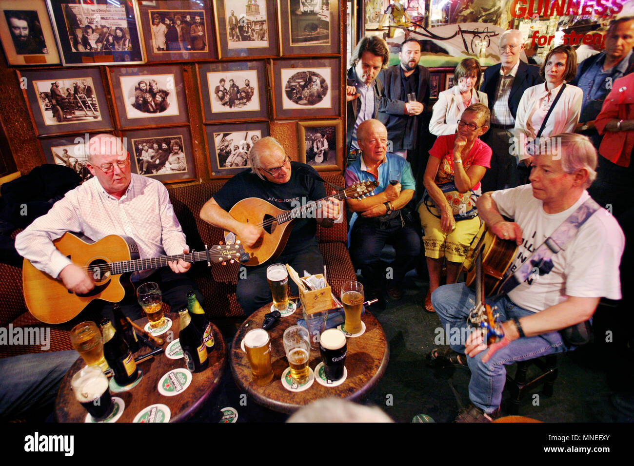 Traditional Irish music session, O'Donoghue's Pub, Dublin, Ireland