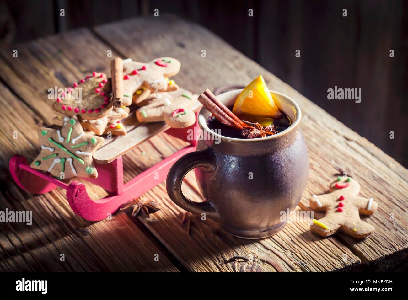 Mulled wine and gingerbread biscuits for Christmas Stock Photo