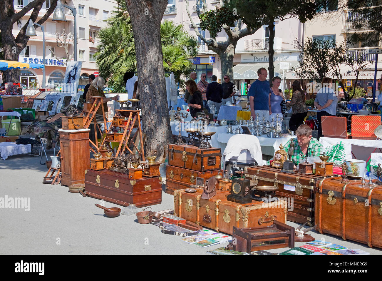 Flee market at old town of Sainte-Maxime, Cote d'Azur, Département Var, Provence-Alpes-Côte d’Azur, South France, France, Europe Stock Photo