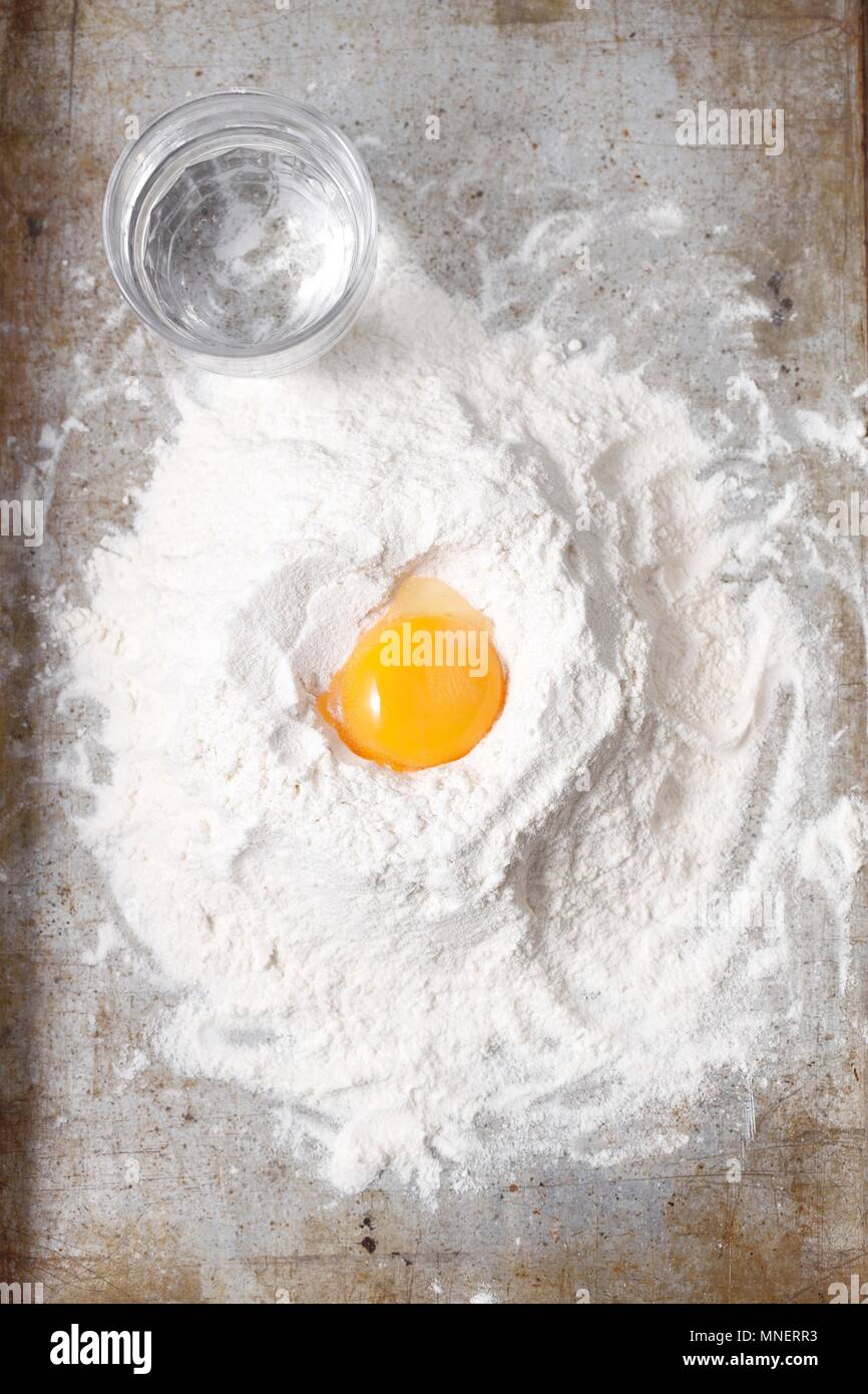 Flour and water hires stock photography and images Alamy