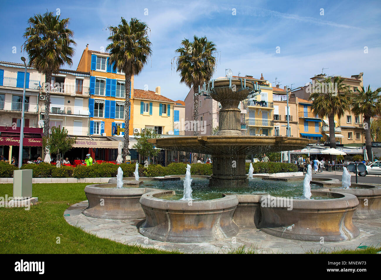 Fountain at promenade of Bandol, Cote d'Azur, Département Var, Provence-Alpes-Côte d’Azur, South France, France, Europe Stock Photo