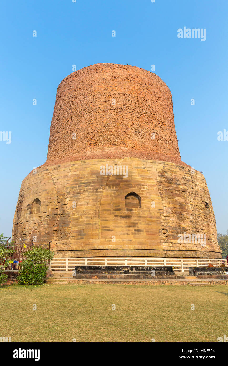 The Dhamekh Stupa in Sarnath, Varanasi, Uttar Pradesh, India Stock Photo