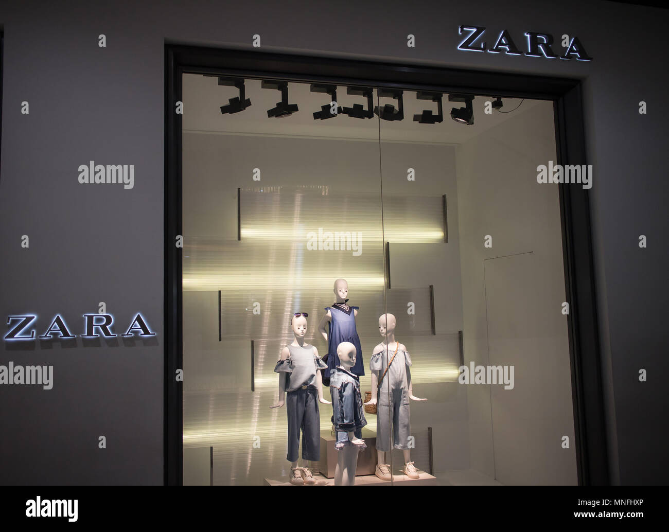 CHIANG MAI, THAILAND - MAY 16 2018: ZARA shop.ZARA clothing design and  manufacturing company, founded in Spain. Photo in Central Festival chiang  mai Stock Photo - Alamy