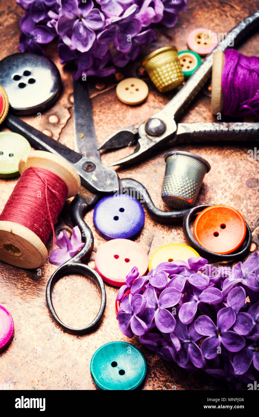 Sewing threads retro hi-res stock photography and images - Page 3 - Alamy