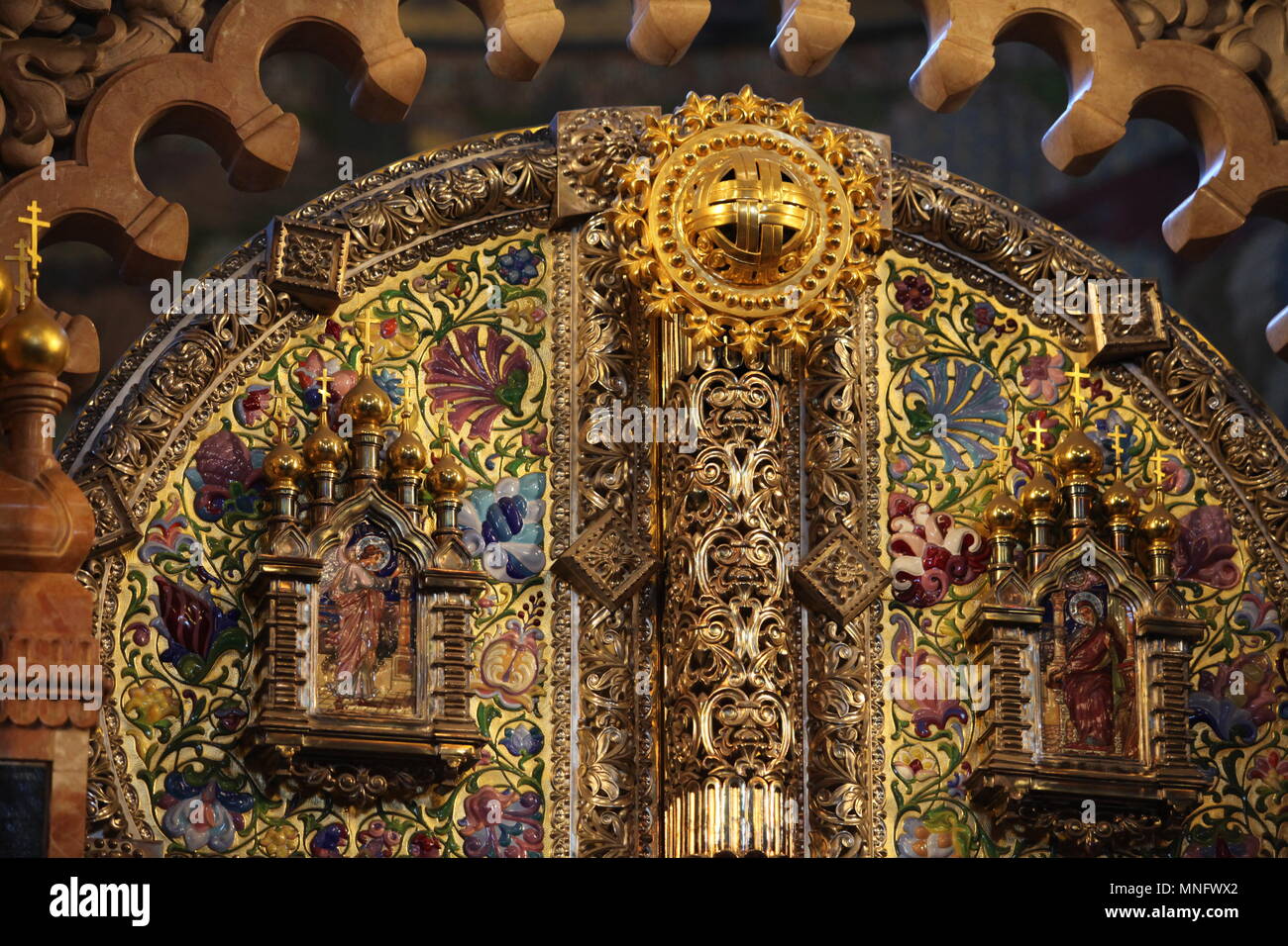 Gold iconostasis hi-res stock photography and images - Alamy