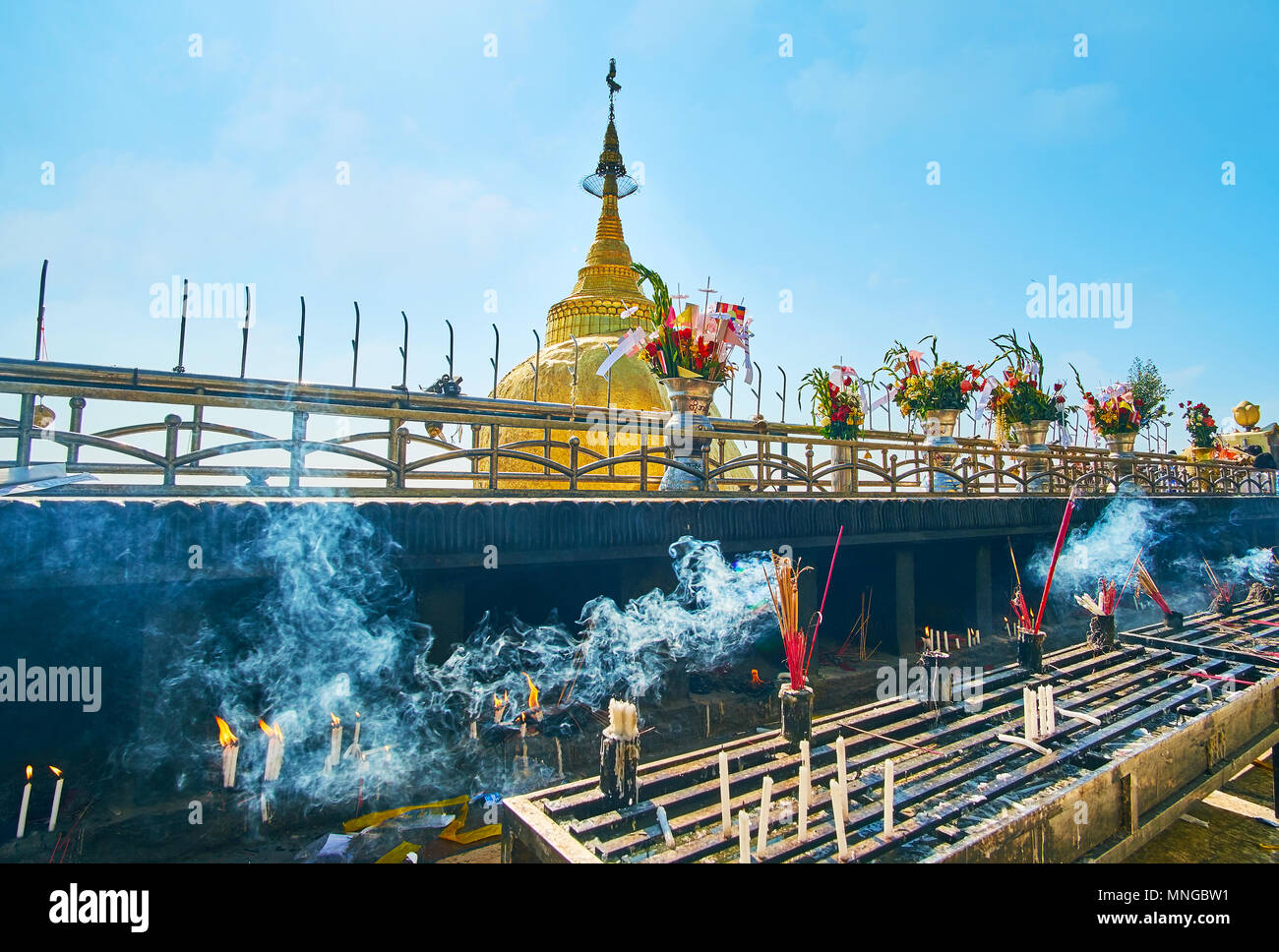 Golden altar of incense hi-res stock photography and images - Alamy