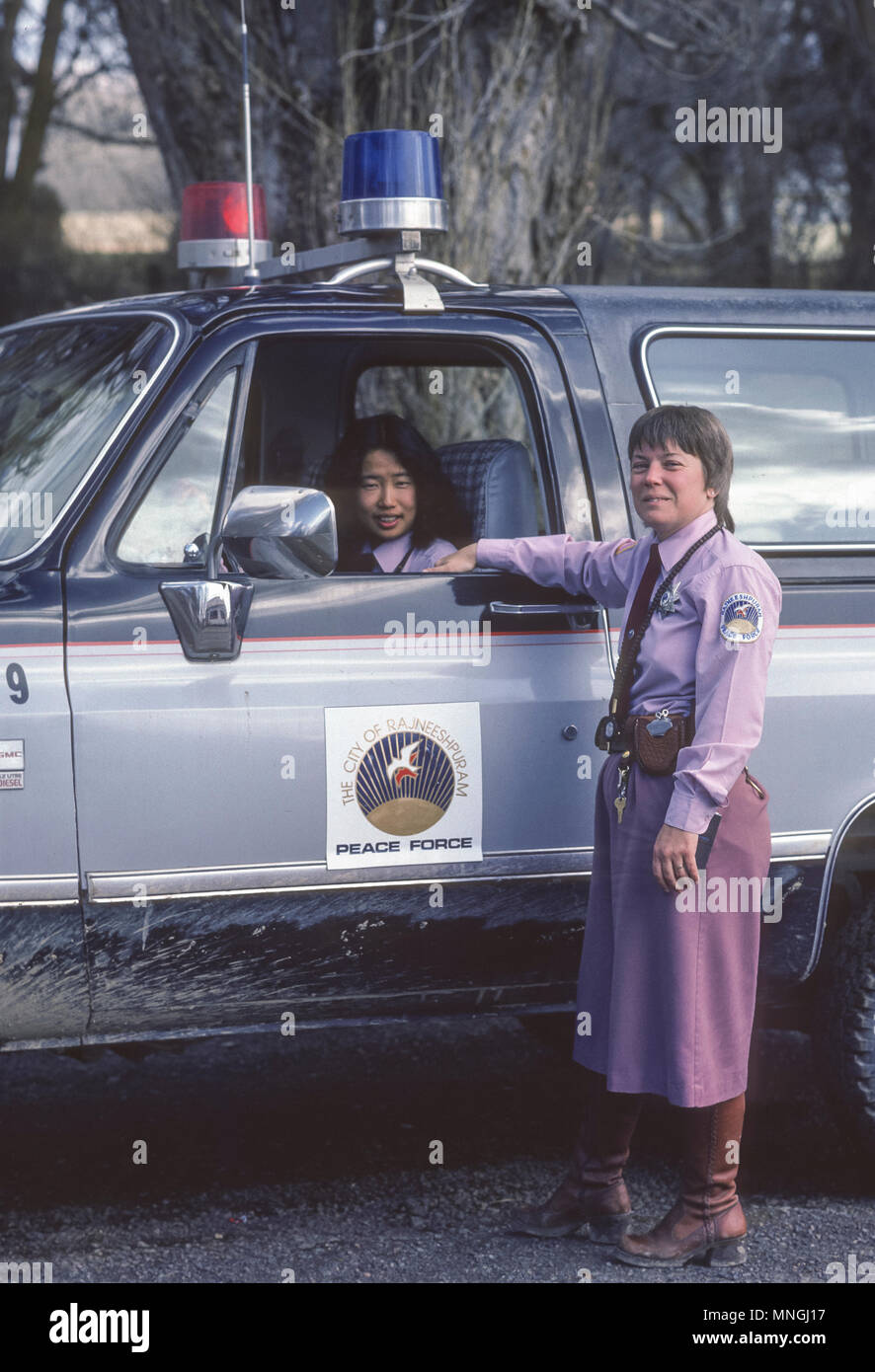 RAJNEESHPURAM, OREGON, USA - Rajneesh Peace Force, police at settlement of religious cult leader Bhagwan Shree Rajneesh in central Oregon. 1984 Stock Photo