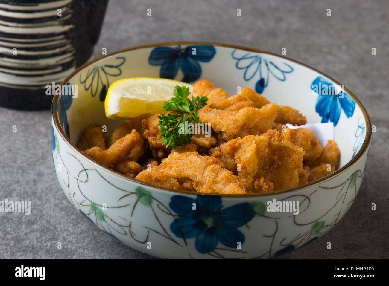 tori karaage japanese deep fried chicken Stock Photo Alamy