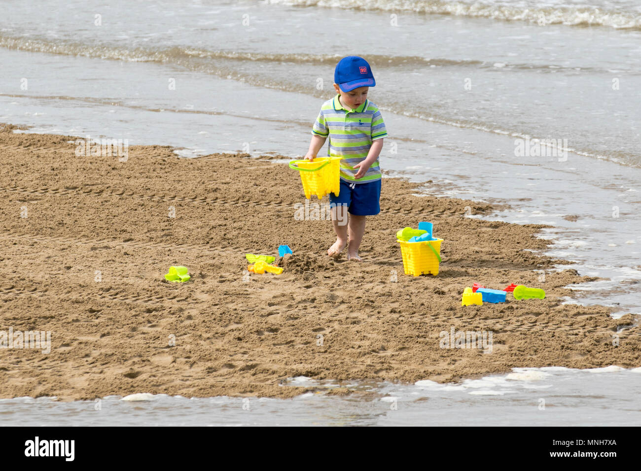 Bucket and spade blackpool hires stock photography and images Alamy