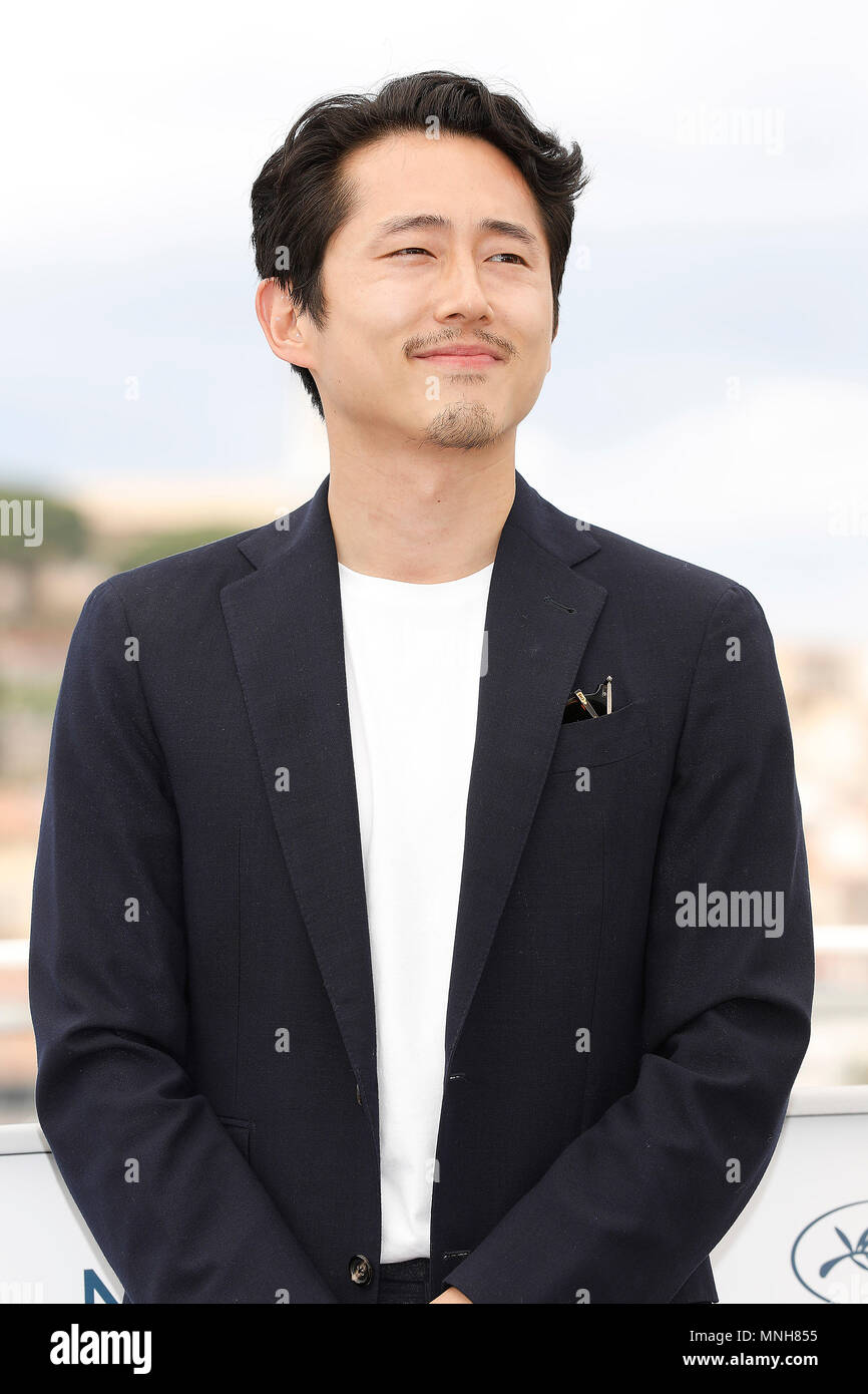 Cannes, France. 17th May 2018. Steven Yeun at the 'Burning' photocall during the 71st Cannes Film Festival at the Palais des Festivals on May ZZZ, 2018 in Cannes, France. Credit: John Rasimus/Media Punch ***FRANCE, SWEDEN, NORWAY, DENARK, FINLAND, USA, CZECH REPUBLIC, SOUTH AMERICA ONLY*** Credit: MediaPunch Inc/Alamy Live News Stock Photo