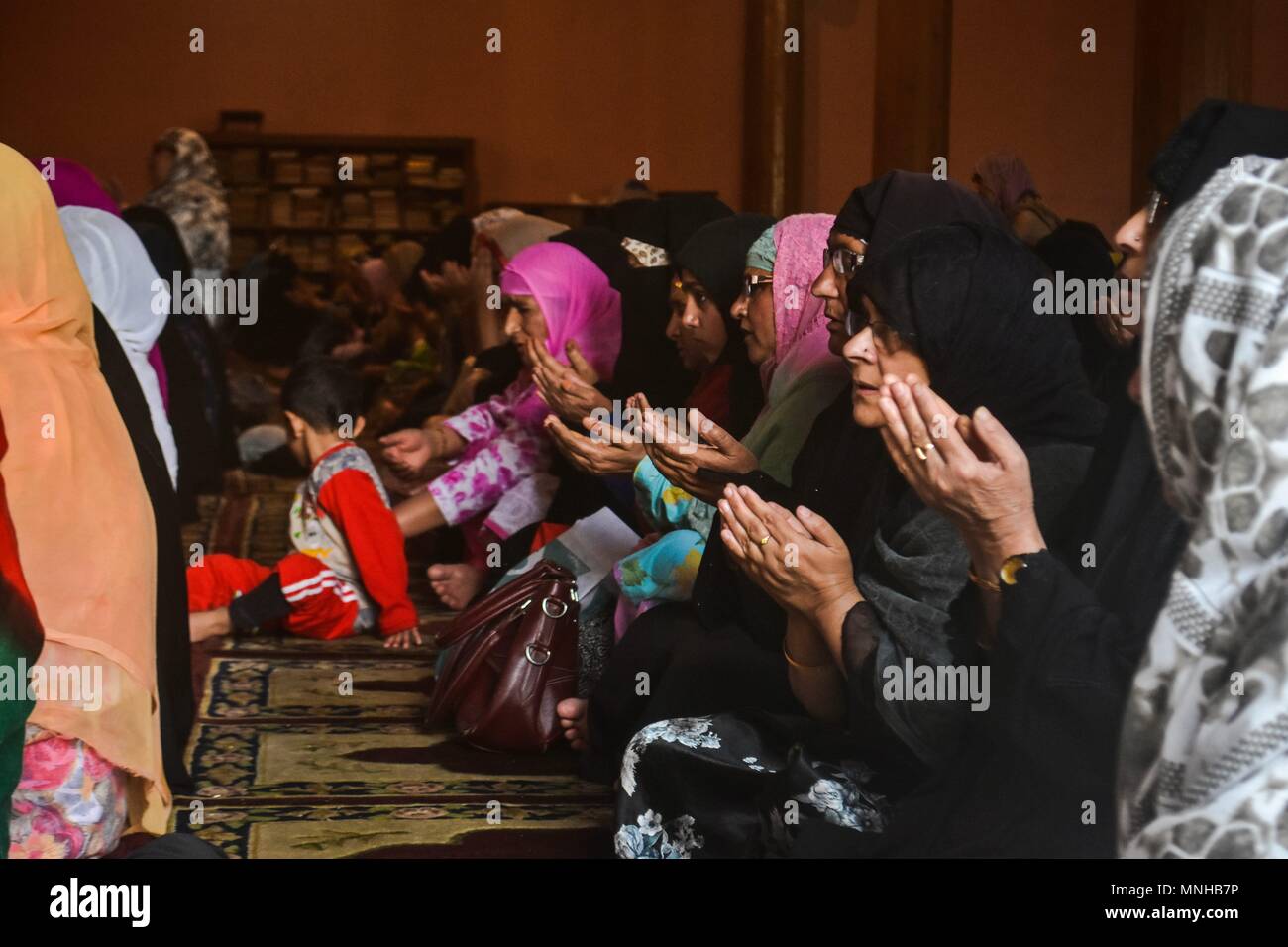 May 17, 2018 - Srinagar, J&K, India - Kashmiri Muslim women pray inside ...